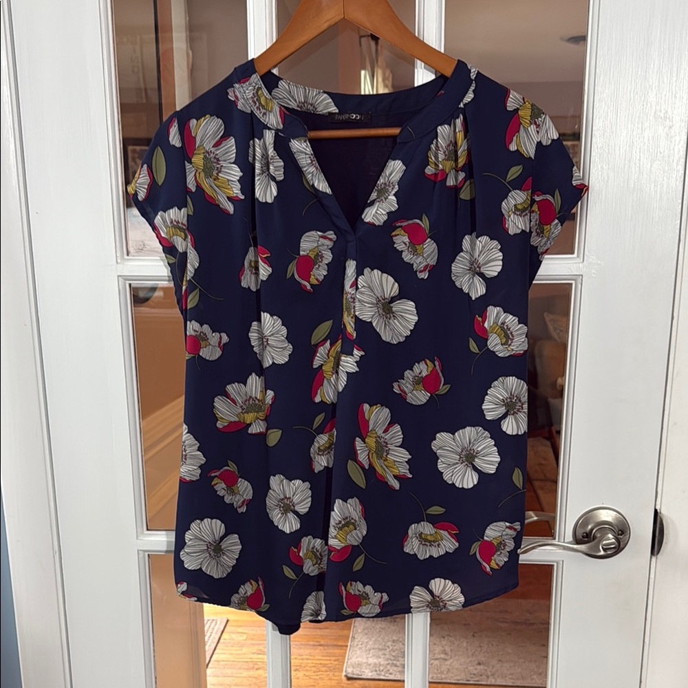 Papermoon Floral Navy Women's Top, Medium EUC
